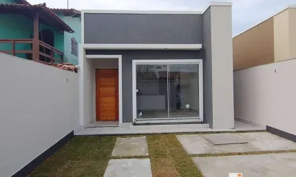 Casa 2 Quartos (1 suíte) com churrasqueira no Jd. Atlântico Central.