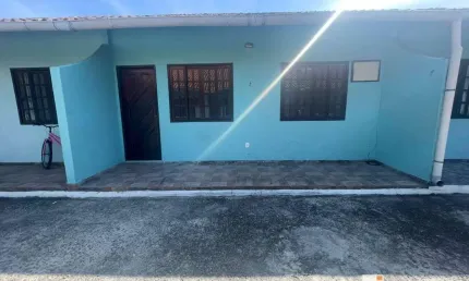 MB2406 - Excelente casa na Mumbuca composta por 02 quartos.