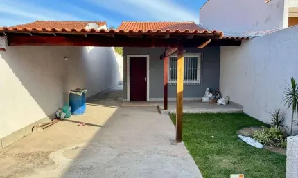 Ótima casa 2 Quartos (1 suíte) com piscina e churrasqueira no Jd. Atlântico Leste