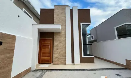Excelente casa moderna com 3 suítes no jd. atlântico central prox. a praia