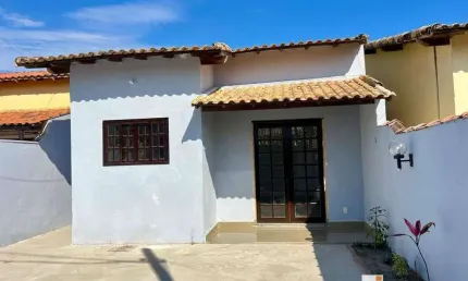 Casa 2 Quartos (1 suíte) com quintal no Jd. Atlântico Centrl