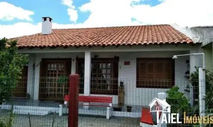 Casa com Anexo a menos de 150m da Praia no Centro de Cidreira/RS