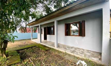 Casa Ampla e Anexo Gourmet com Churrasqueira e Fogão Campeiro na Praia de Cidreira/RS