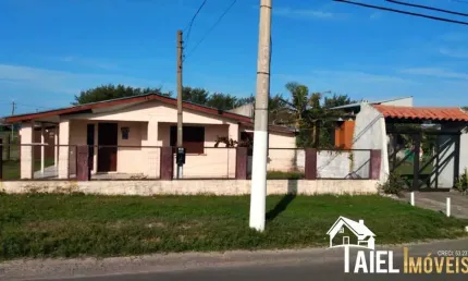 DUAS Casas pelo Preço de UMA na Av. Mostardeiro em Cidreira/RS