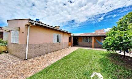 Excelente Residência com 3 Dormitórios e Suíte no Bairro Centro da Praia de Cidreira/RS