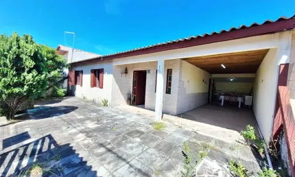 Linda Casa com 3 Dormitórios na Praia de Cidreira/RS