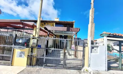 Charmoso Sobrado Apenas 1 Quadra do Mar na Praia em Cidreira/RS