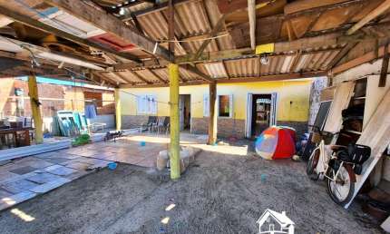 Casa com 2 Dormitórios e Pátio Amplo em Cidreira/RS