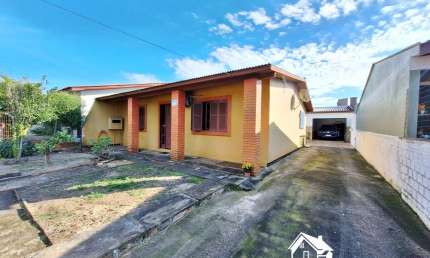 Casa com 4 Dormitórios Próxima ao Super Mercado Asun em Cidreira/RS