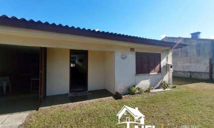 Encantadora Residência com 3 Dormitórios na Praia de Cidreira/RS