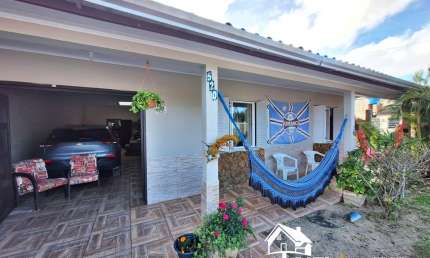 Casa Maravilhosa com 4 Dormitórios na Praia de Quintão/RS
