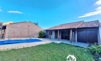 Casa com 3 Dormitórios, Pátio amplo com Piscina na Praia de Cidreira/RS