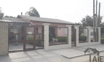 Casa com 2 dormitórios e anexo gourmet com churrasqueira em cidreira/rs