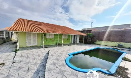 Casa Mista com 4 Dormitórios, 2 suítes e Piscina no Calçadão Kanitã em Cidreira/RS