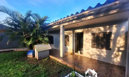 Excelente residência apta ao financiamento bancário com localização privilegiada na praia de cidreira/rs