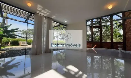 Casa Duplex à venda com 6 quartos, sendo 2 suítes no Mirante da Lagoa