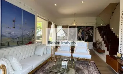 Casa triplex alto padrão à venda, no condomínio Golden Sun