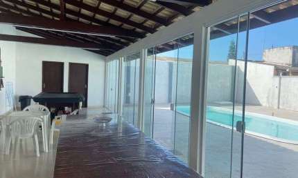 Casa de Alto Padrão na Penha: Conforto e Lazer à Beira-Mar