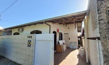 Ótima oportunidade! Duas casas com entrada independente em Penha!