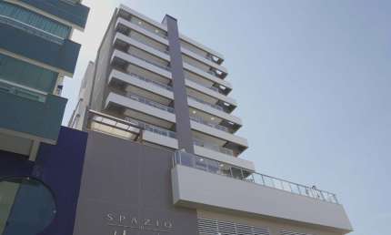 Apartamento sofisticado com 2 suítes e lazer completo perto da praia!