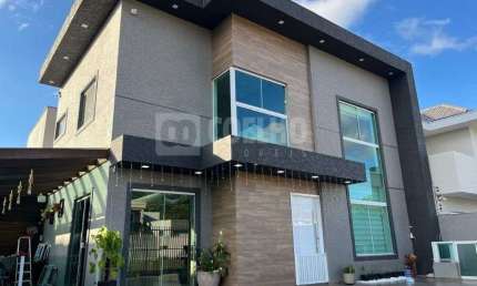 Sobrado Lindo à Venda 157m² com móveis planejados e 3 quartos, 1 suíte Monte Líbano São José dos Pinhais