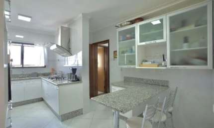 Belo apartamento de 122m², com 04 quartos ( sendo 03 suítes),02 vgs, rua São Gil!