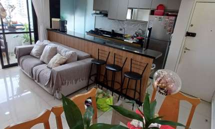 Apartamento de 67m²,com 03 dormitórios ( sendo 01 suíte),02 VGS paralelas e livres, Rua Areião!