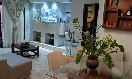 Belo apartamento  de 125m² com 02 suítes, 03, vagas fixas, rua cantagalo