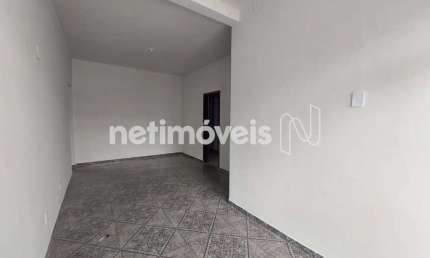 Casa com 3 quartos para alugar na Rua Urbino de Aguiar, Acupe de Brotas, Salvador