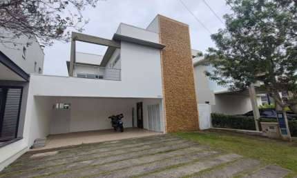 Casa em condomínio fechado com 3 quartos para alugar no Botujuru, Mogi das Cruzes 