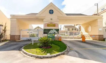 Casa em condomínio fechado com 3 quartos à venda sendo 1 suíte no atuba