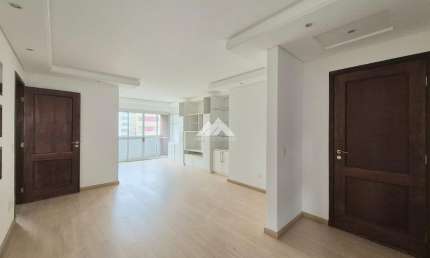 APARTAMENTO AO LADO DO MUSEU DO OLHO Á VENDA COM 2 QUARTOS SUÍTE 2 VAGAS E 2 SACADAS