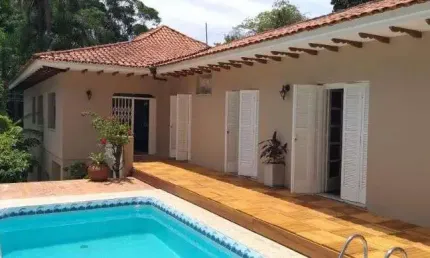 Chacará Flora - Excelente Sobrado de 04 Dorm. com piscina e 08 vagas de garagem; - Impecável;