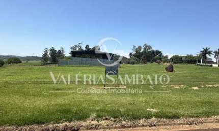 Alpha Empresarial, às margens da PR 317, em frente ao residencial Alphaville Maringá.