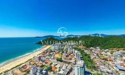 Casa à venda na Rua Abel Adriano da Silva, 400, Fazendinha, Itajaí
