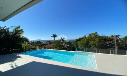 CASA DE ALTO PADRÃO COM 5 SUÍTES ESPAÇO GOURMET E PISCINAS - PRAIA BRAVA FLORIANÓPOLIS