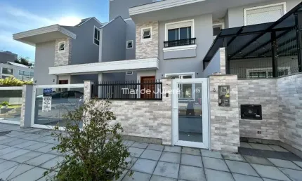 Casa com 4 quartos à venda em Jurerê, Florianópolis  por R$ 2.500.000