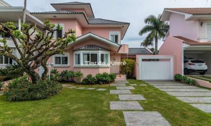 Casa com 3 quartos à venda em Jurerê Internacional, Florianópolis  por R$ 3.450.000
