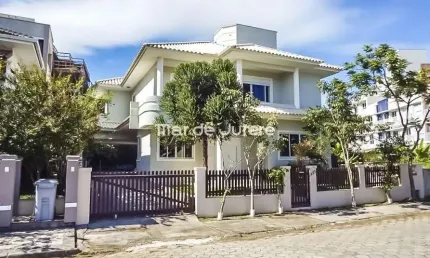 Casa com 4 quartos à venda em Jurerê, Florianópolis  por R$ 2.950.000