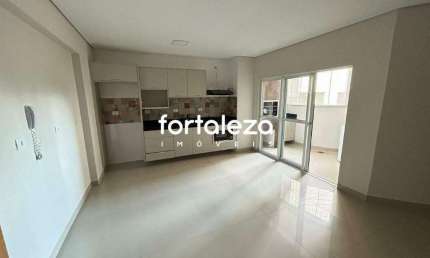 Apartamento de 01 suite + 02 quartos disponível para locação no centro de Maringá.