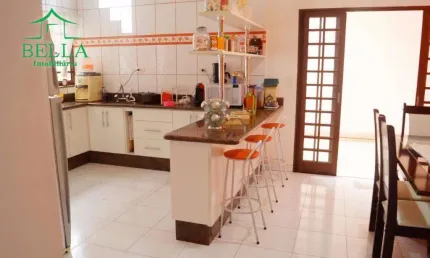 Sobrado com 3 dormitórios à venda, 285 m² por R$ 390.000 - Vila Menino Jesus - Caçapava/SP
