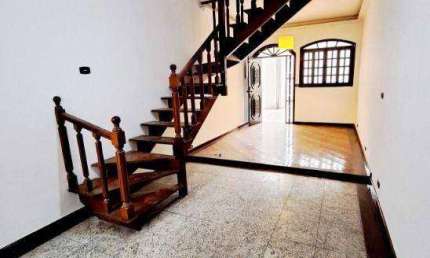 Sobrado em vila com portão coletivo á venda em ótima localização na Vila Romana em São Paulo, SP