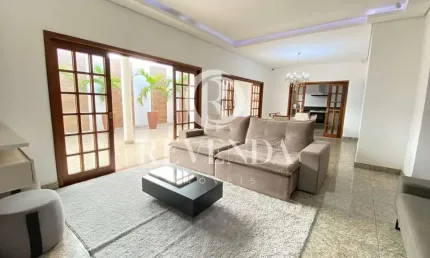 Casa à venda, no bairro Jardim Karaíba, UBERLANDIA - MG