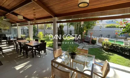 Casa no condomínio  Santa Monica Jardins na Barra da Tijuca - 5 quartos, 5 suítes, 3 salas, 5 vagas - Rio de Janeiro-RJ
