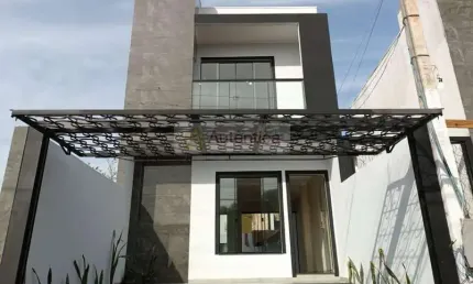 Sobrado para Venda em Cascavel, BRASILIA, 3 dormitórios, 1 suíte, 2 banheiros, 2 vagas
