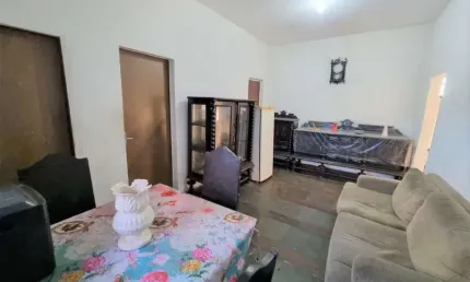 Casa com 4 quartos à venda na Guararapes, --, Glória, Belo Horizonte por R$ 550.000