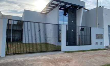 Casa com 3 quartos à venda na Centro, 75, Setor Comercial, Sinop