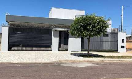 Casa com 3 quartos à venda na Rua Paranavai, 745, Jardim Curitiba, Sinop
