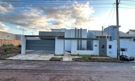 Casa com 3 quartos à venda na Rua 4, 859, Jardim Morumbi, Sinop