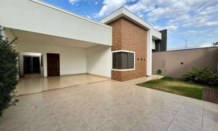 Casa com 3 quartos à venda na Avenida dos Flamboyants, 36, Jardim Belo Horizonte, Sinop